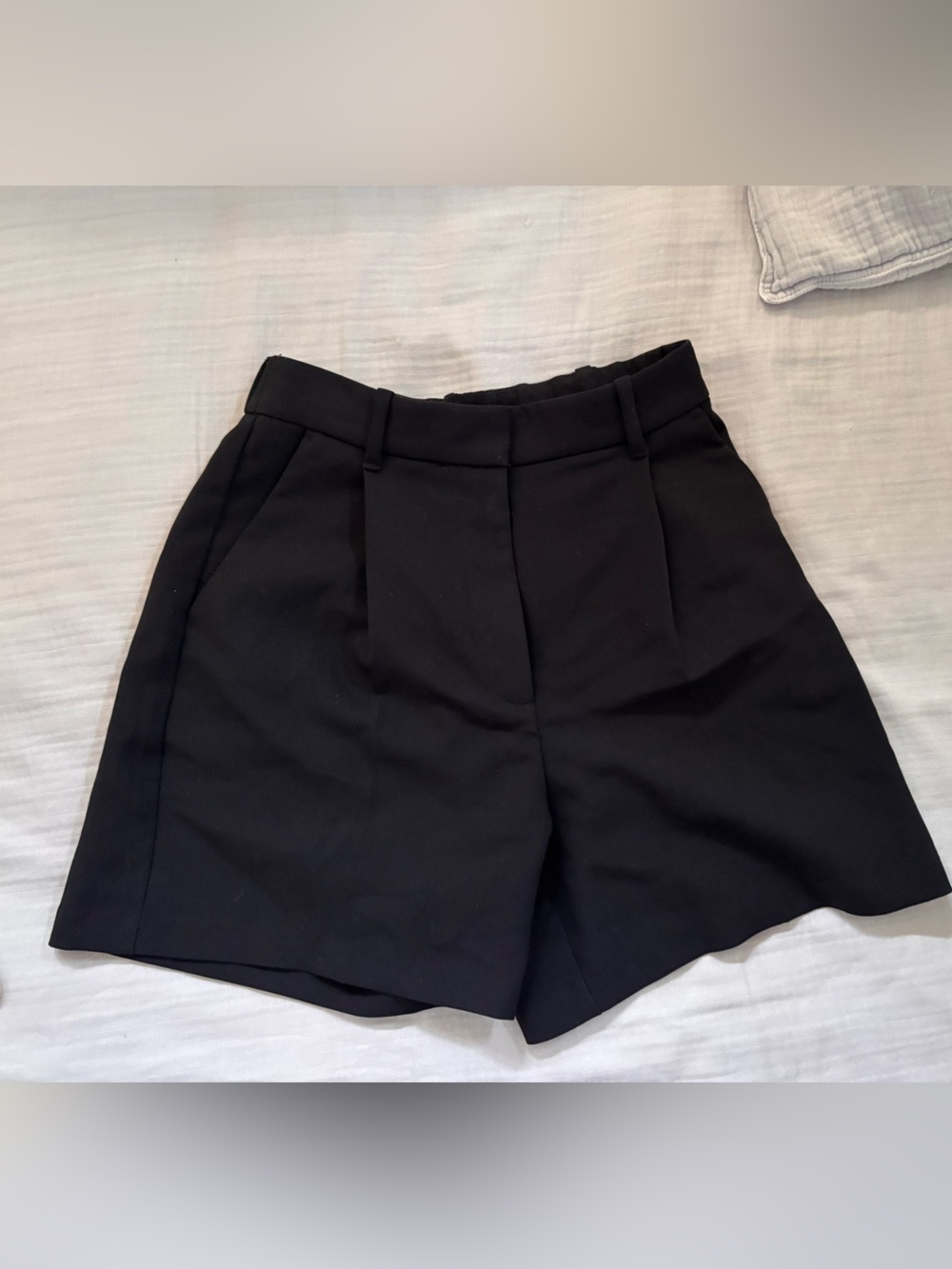 Abercrombie & Fitch Black High-Waist Tailored Shorts